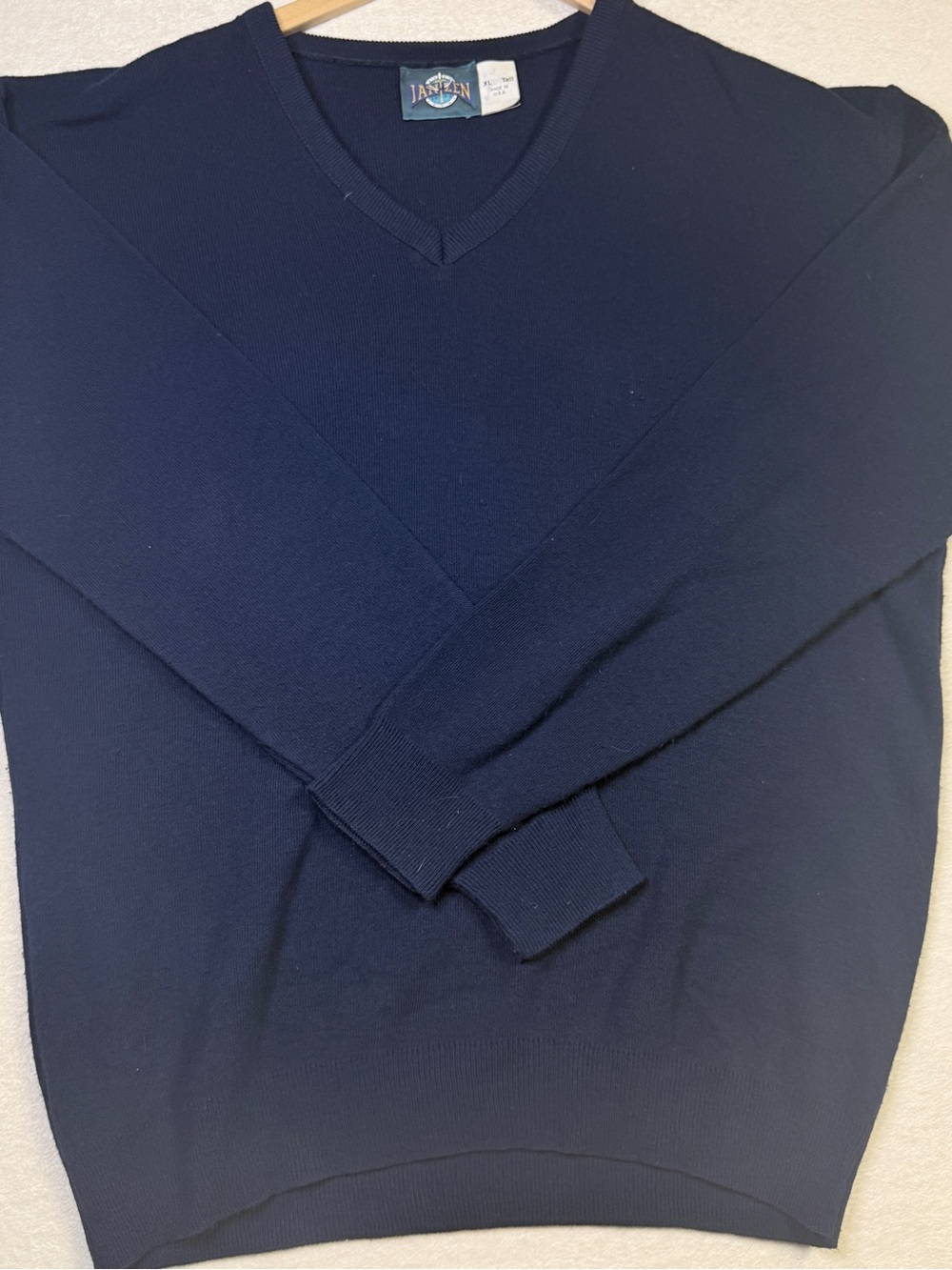 Jantzen Men's V-Neck Sweater in Navy